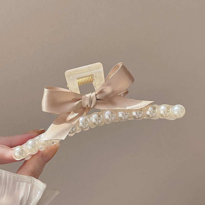 Elegant Large Pearl Butterfly Clip - High-End Hair Accessory for Girls - Image 6