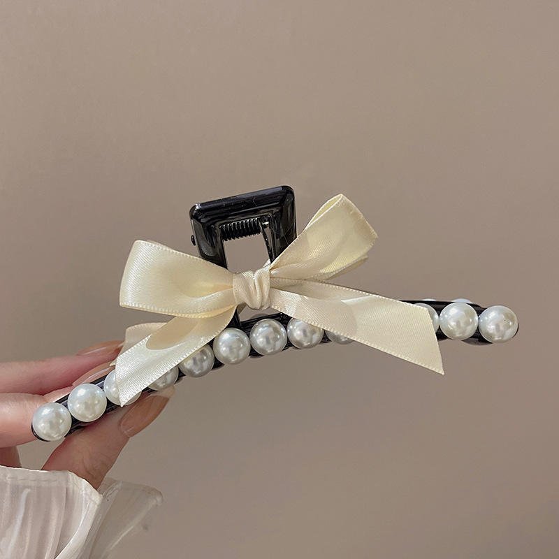 Elegant Large Pearl Butterfly Clip - High-End Hair Accessory for Girls - Image 8