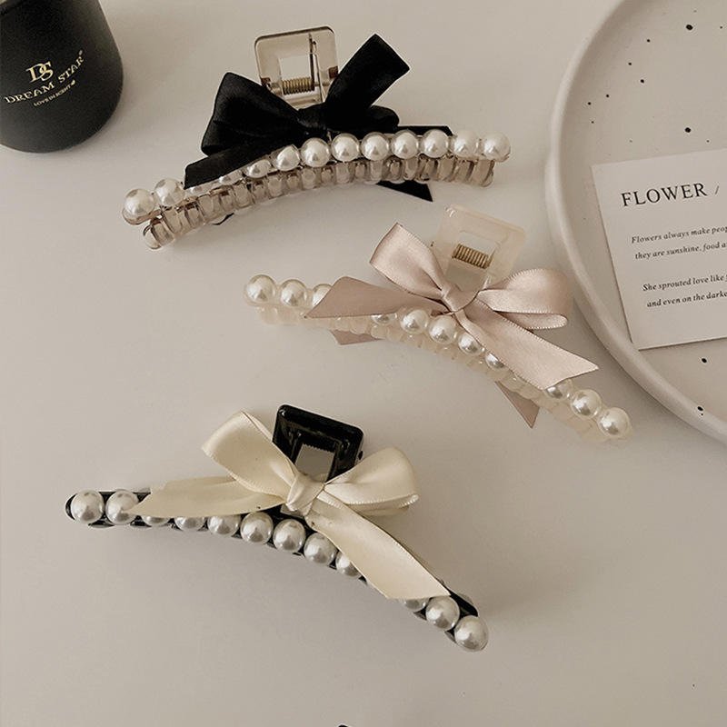 Elegant Large Pearl Butterfly Clip - High-End Hair Accessory for Girls - Image 5
