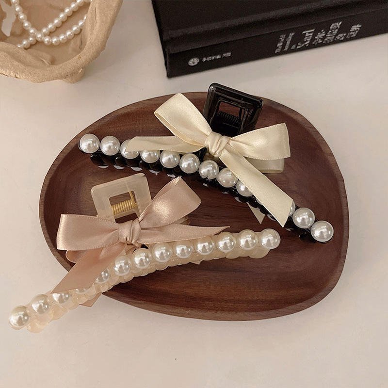 Elegant Large Pearl Butterfly Clip - High-End Hair Accessory for Girls - Image 3